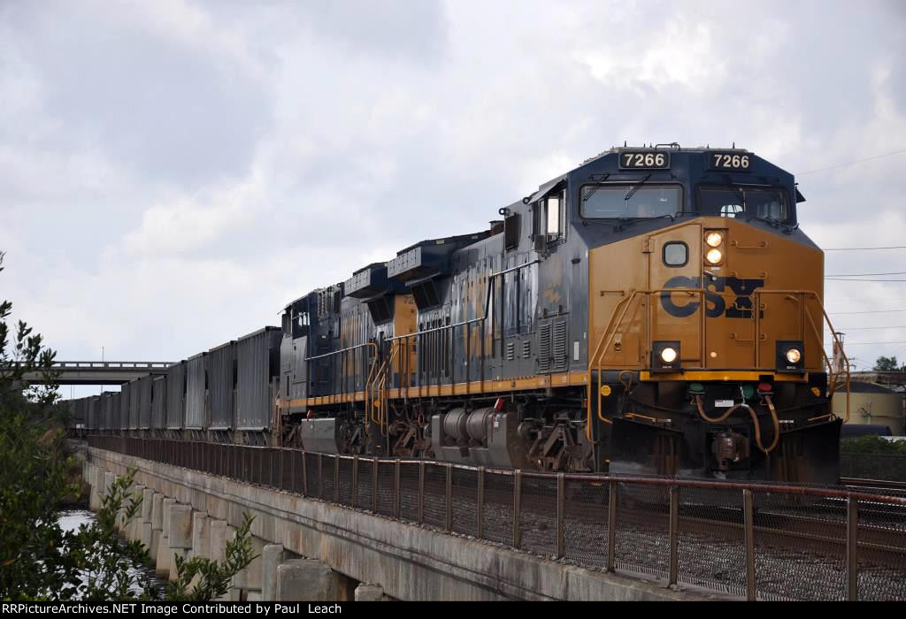 Empty phosphate train rolls east